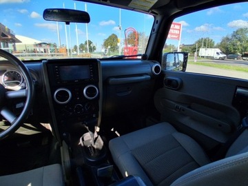 Jeep Wrangler III Terenowy 3.8 i V6 12V 200KM 2008 Jeep Wrangler Unlimited Hard-Top Sahara 3.8 200KM 4x4 Automat Klima, zdjęcie 12