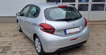 Peugeot 208 I Hatchback 5d Facelifting 1.2 PureTech 82KM 2017 Peugeot 208 Salon PL Faktura VAT Climatronic Czujnik deszczuzmierzchu 1.2, zdjęcie 7