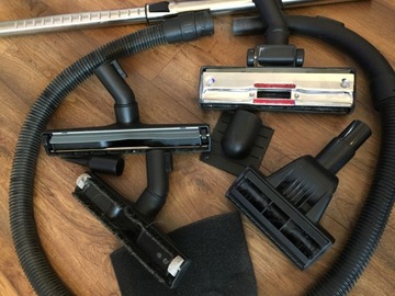 Универсальный пылесос HOOVER TWDH1400.