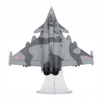 Сплавная модель истребителя в масштабе 1:72.