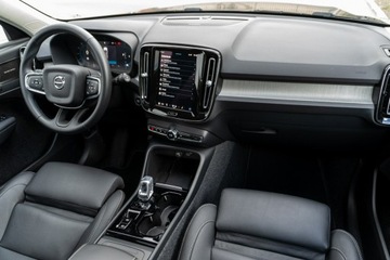 Volvo XC40 Crossover Facelifting 2.0 B4 197KM 2024 Volvo XC 40 B4 197 KM Ultra Dark Mild Hybrid, zdjęcie 33