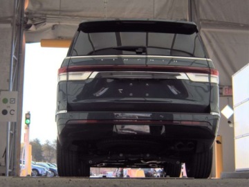 Lincoln Navigator III 2024 Lincoln Navigator Reserve 2024 3.5 Benzyna 440KM, zdjęcie 3