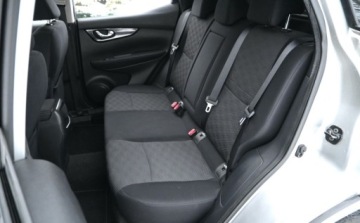 Nissan Qashqai II Crossover 1.2 DIG-T 115KM 2016 Nissan Qashqai 1.2 DIG-T N-Vision Xtronic Kamera 360 Nawigacja 1.2 Benzyna, zdjęcie 28