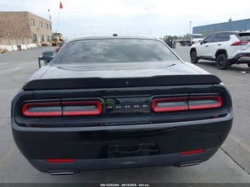 Dodge Challenger III 2023 Dodge Challenger DODGE CHALLENGER SXT 3.6 Benzyna 303KM, zdjęcie 3