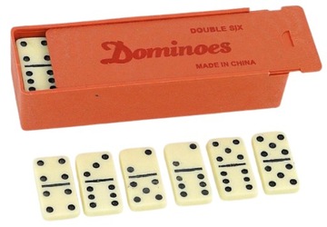 Домино в пластиковой коробке