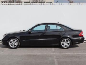 Mercedes Klasa E W211 Sedan W211 1.8 (200 Kompressor) 184KM 2007 Mercedes E E 200 Kompressor, GAZ, Automat, Skóra, zdjęcie 2