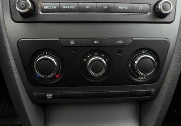 Skoda Octavia II Hatchback 1.6 MPI 102KM 2012 Skoda Octavia LPG Salon PL KLIMA Gwarancja w cenie Warszawa VFVF 1.6, zdjęcie 21