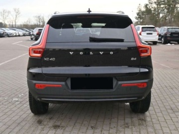 Volvo XC40 Crossover Facelifting 2.0 B4 197KM 2026 VOLVO XC40 B4 Ultra Dark Suv 2.0 (197KM) 2026, zdjęcie 1