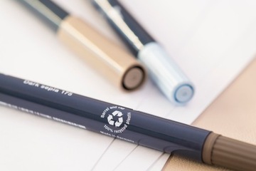 24-цветные двусторонние художественные маркеры Faber-Castell.