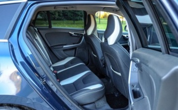 Volvo V60 I Kombi 2.0 D3 163KM 2011 Volvo V60 2,0d 163KM Bezwypadkowy R-Design 2.0 Diesel 163KM, zdjęcie 11