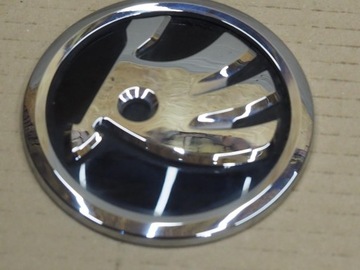 ЭМБЛЕМА КАПОТА SKODA KODIAQ ОРИГИНАЛ 565853621B
