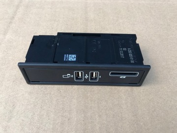 MERCEDES W205 PORT USB GNIAZDO SD 2538206100