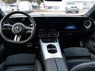 Mercedes CLA C118/X118 2025 MERCEDES-BENZ CLA 220 4-Matic Sedan 1.5 (190KM) 2025, zdjęcie 7