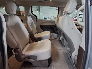 Chrysler Pacifica II 2021 Chrysler Pacifica Touring L 2021 3.6l 3.6 Benzyna 287KM, zdjęcie 11