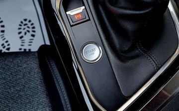 Peugeot 3008 II Crossover 1.2 PureTech 130KM 2017 Peugeot 3008 Filmik VIDEO Zadbany NAVI Kamera ALLURE Pol skory 1.2 130KM, zdjęcie 9