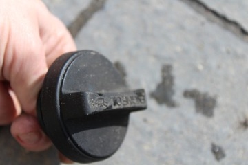 КРЫШКА МАСЛЯНОГО ЗАЛИВА TOYOTA AVENSIS RAV 4 COROLLA D4D