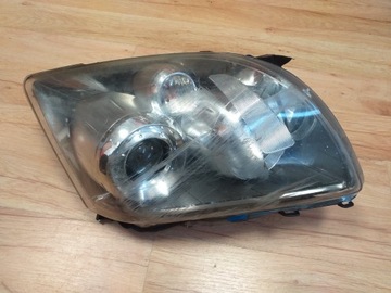 TOYOTA AVENSIS T25 LAMPA PRAWA PRZÓD