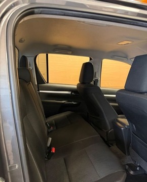 Toyota Hilux VIII Podwójna kabina 2.4 D-4D 150KM 2019 Toyota Hilux salon Polska FV 23 tylko 19 tys km R CARS Warszawa 2.4 150KM, zdjęcie 10