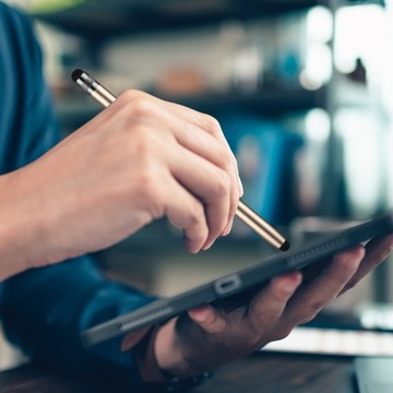 УСТРОЙСТВА С СЕНСОРНЫМ ЭКРАНОМ УНИВЕРСАЛЬНАЯ РУЧКА