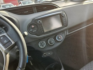 Toyota Yaris III Hatchback 5d Facelifting 1.33 Dual VVT-i 99KM 2014 Toyota Yaris 1.3 Benzyna 100KM kamera, zdjęcie 13