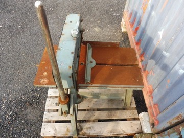 БУМАЖНОРЕЗКА SCHIMANEK 46