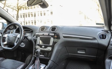 Ford Mondeo IV Kombi 2.0 Duratorq TDCi DPF 140KM 2010 Ford Mondeo 2,0TDCI Automat Alcantara Pakiet ST 2.0 Diesel 140KM, zdjęcie 9