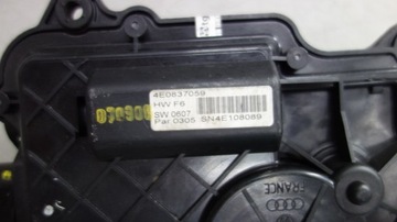 AUDI A8 D3 MOTOREK DOTAHOVACÍ DVEŘE 4E0837059