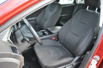 Ford Mondeo V Liftback Facelifting 2.0 EcoBlue 150KM 2020 Ford Mondeo Liftback Titanium 2,0EcoBlue 150KM A8, zdjęcie 22