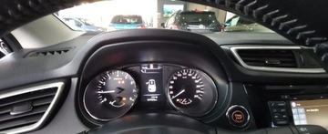Nissan Qashqai II Crossover 1.2 DIG-T 115KM 2015 Nissan Qashqai Nissan Qashqai Kamera 360 Nawigacja MOZLIWA ZAMIANA 1.2, zdjęcie 7