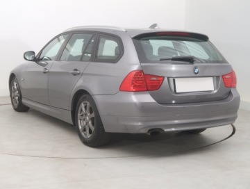 BMW Seria 3 E90-91-92-93 Touring E91 2.0 318i 143KM 2011 BMW 3 318 i, Navi, Xenon, Klima, Klimatronic, zdjęcie 3