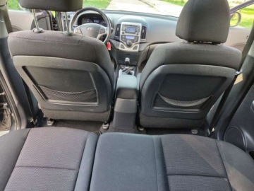 Hyundai i30 I CW Facelifting 1.6 CRDi 115KM 2011 Hyundai i30 Klimatronik Aluminiowe Felgi Czujniki Parkowania 1.6 Diesel, zdjęcie 20