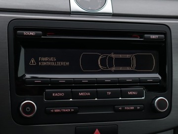 Volkswagen Passat B7 Variant 1.6 TDI CR DPF BlueMotion 105KM 2011 VW Passat 1.6 TDI, Klima, Klimatronic, Tempomat, zdjęcie 12