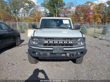 Ford Bronco VI 2024 Ford Bronco Black Diamond, 2024r., 4x4, 2.3L 2.3 Benzyna 275KM, zdjęcie 4