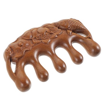 Деревянная расческа для массажа кожи головы из сандалового дерева.