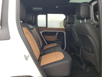 Land Rover Defender IV (L663) 2024 Land Rover Defender x-dynamic se, 2024r., 4x4, 3.0L 3.0 Benzyna 395KM, zdjęcie 9