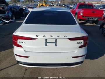 Volvo S60 III 2024 Volvo S60 B5 Plus Black Edition 2024 2.0l 2.0 Benzyna 247KM, zdjęcie 4