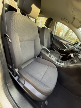 Opel Insignia I Sedan Facelifting 1.4 Turbo ECOTEC  140KM 2015 Opel Insignia 1.4T Lift 2015r Climatronic LED, zdjęcie 15