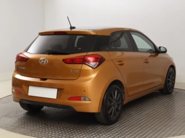 Hyundai i20 I Hatchback 5d Facelifting 1.1 CRDi 75KM 2014 Hyundai i20 1.1 CRDi, Klima, Klimatronic, zdjęcie 4