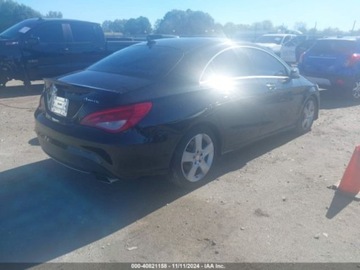 Mercedes CLA C117 2016 Mercedes-Benz CLA 2016 Mercedes-Benz CLA 4dr Sdn CLA 250 4MATIC 2.0 Benzyna, zdjęcie 3