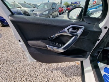 Peugeot 2008 I 2014 Peugeot 2008 1.2 110PS Navi Panorama Bialy Alu Piekny Gwarancja 1.2, zdjęcie 9