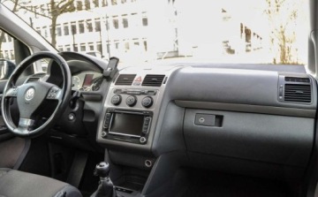 Volkswagen Touran I 2.0 TDI 140KM 2007 Volkswagen Touran Cross 2,0TDI Lift 7-osobowy 2.0 Diesel 140KM, zdjęcie 10