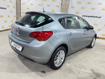 Opel Astra J Hatchback 5d 1.4 Twinport ECOTEC 100KM 2011 Opel Astra 1.4 100KM Klima 1-reka Gotowy do jazdy 1.4 Benzyna 100KM, zdjęcie 19