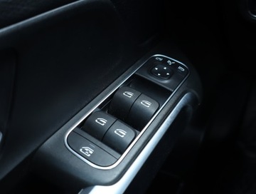 Mercedes GLB SUV 2.0 250 224KM 2019 Mercedes GLB GLB 250 4MATIC, Salon Polska, zdjęcie 14