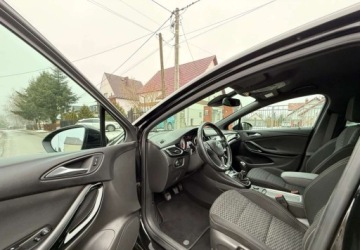 Opel Astra K Hatchback 5d 1.4 Turbo 125KM 2016 Opel Astra Opel Astra 1.4 Turbo StartStop 120 Jahre 1.4 Benzyna 125KM, zdjęcie 12