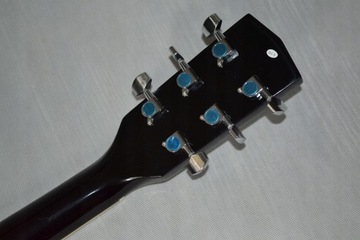 Harley Benton D-120CE BK — инструмент для начинающих с хорошим звучанием.