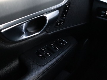 Volvo S90 II Sedan 2.0 D4 190KM 2018 Volvo S90 D4, 187 KM, Automat, Skóra, Navi, Klima, zdjęcie 17