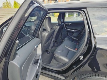 Volvo XC60 I SUV Facelifting 2.0 D3 DRIVE-E 150KM 2016 Volvo XC 60 R-Design___2.0 D3 150KM Geartronik BiXenon LED Skora Kamera Vi, zdjęcie 14