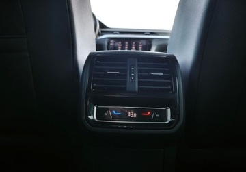 Volkswagen Arteon Fastback Facelifting 2.0 TDI 200KM 2021 Volkswagen Arteon R-Line Pakiety, ACC, Kamera 360, HarmanKardon, GPS, Pan, zdjęcie 35