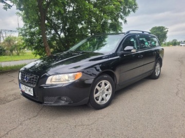 Volvo V70 III Kombi 2.0 145KM 2010 Volvo V70 2.0i bardzo ladny Bezwypadkowy 2.0 Benzyna 145KM