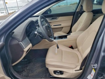 Jaguar XF II 2020 Jaguar XF Prestige 2020 2.0L 2.0 Benzyna 247KM, zdjęcie 7